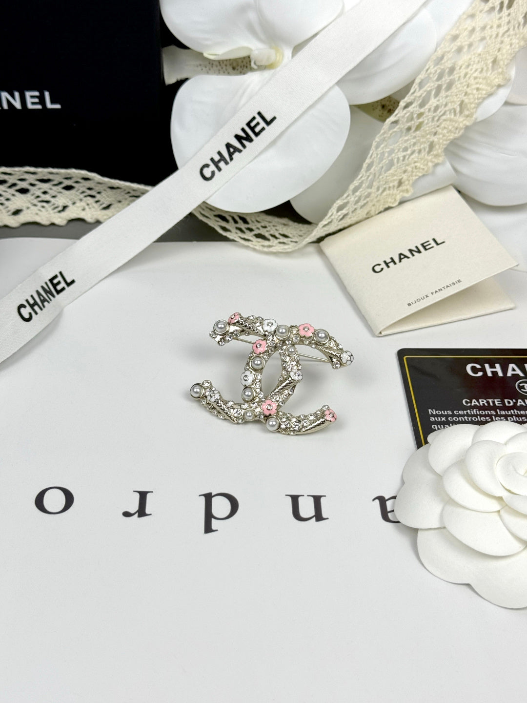 [⭐JeweliWhal]26C ピンクホワイト エナメル アイスクリームコーン ダブルC ブローチ