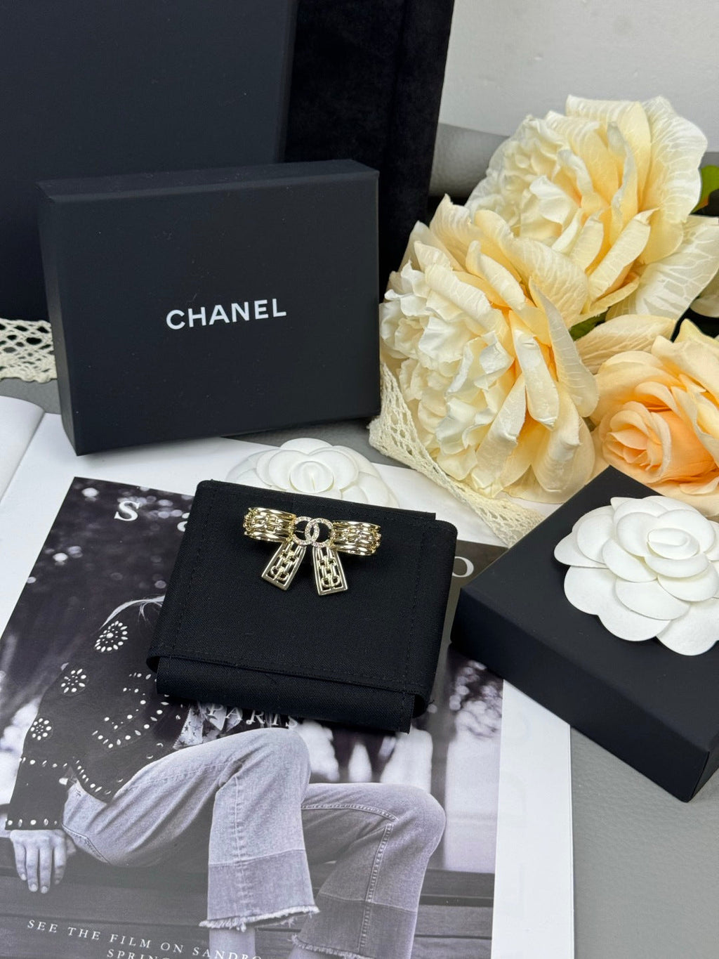 [⭐JeweliWhal]25K Hollow Bow Brooch