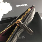 CCモバイルパース 19.5 ブラック グレインカーフスキン ゴールドアイコン