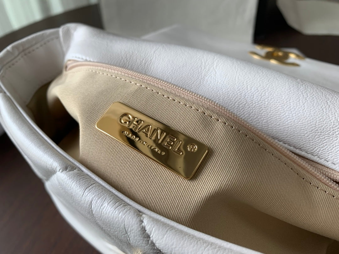 19 フラップバッグ 30 ホワイトゴートスキン