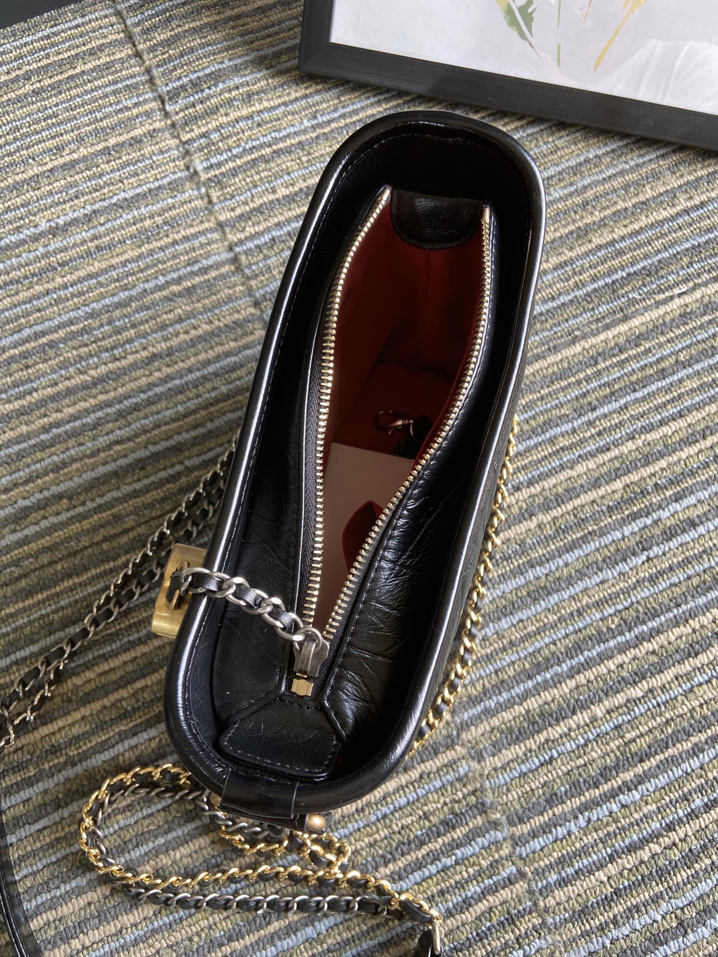 CC ミディアム 20 ホーボーバッグ（ブラックカーフスキン、ストラップ付き）