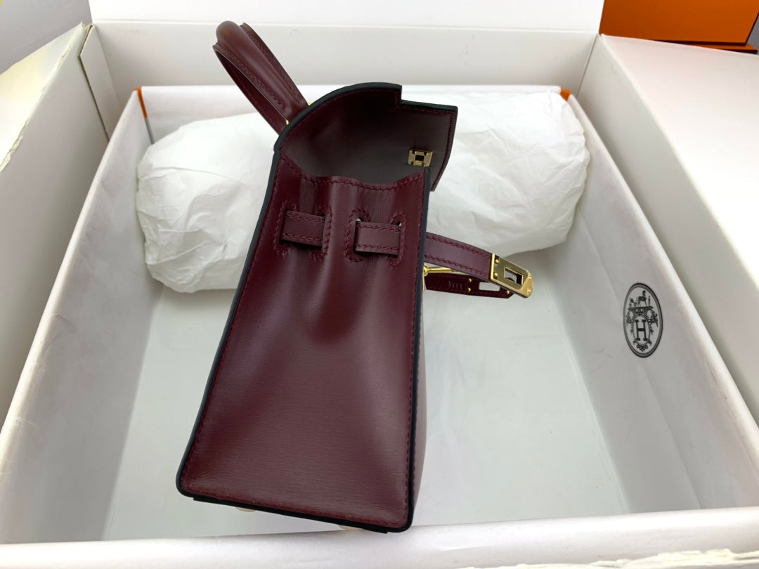 ケリー ミニ 20 バッグ（ワインレッド スムースカーフスキン、ゴールド金具付き、オーダーメイド）