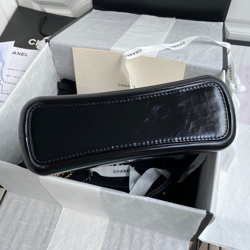 CC GABRIELLE MEDIUM 28 HOBO BAG IN BLACK MIX WHITE CALFSKIN