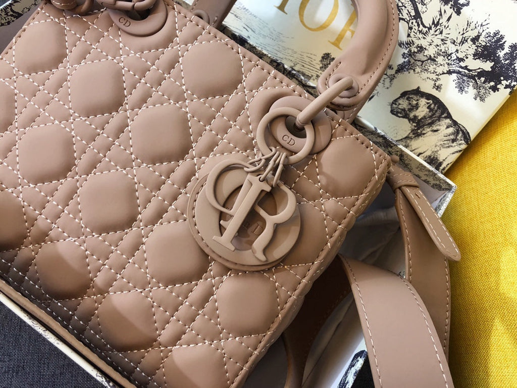 ミディアム レディ 20 バッグ（キャメルブラウン カーフスキン）