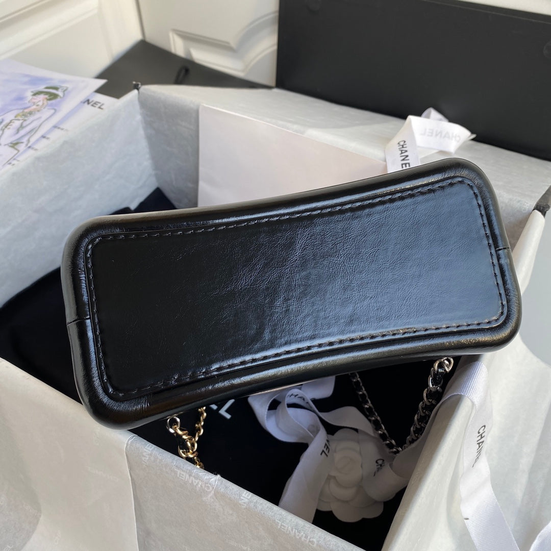 CC GRABRIELLE スモール 24 バックパック（アーモンドベージュミックスブラックカーフスキン）