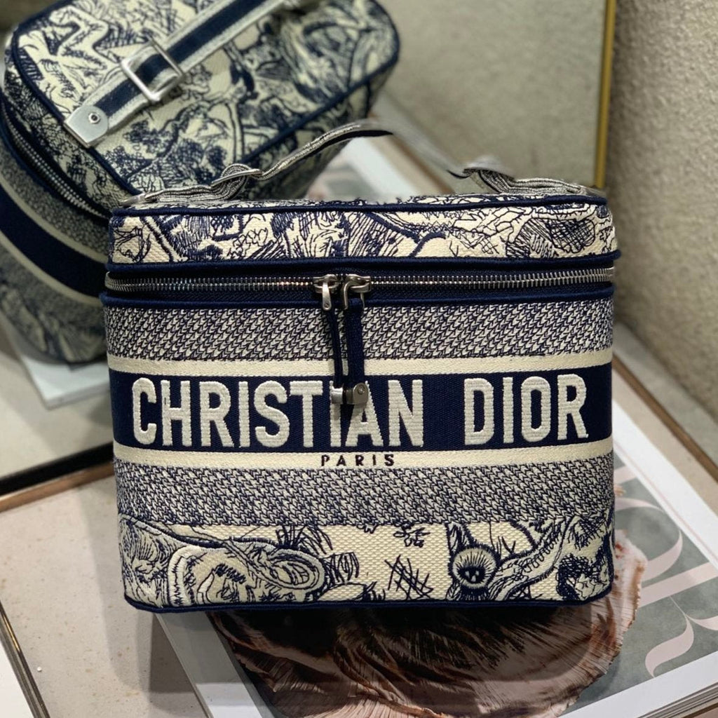 ブラックモノグラムオブリークジャカードのスモール25インチバニティケース