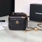 CC MINI 11 バニティチェーン（ブラックカーフスキン、ゴールド金具）