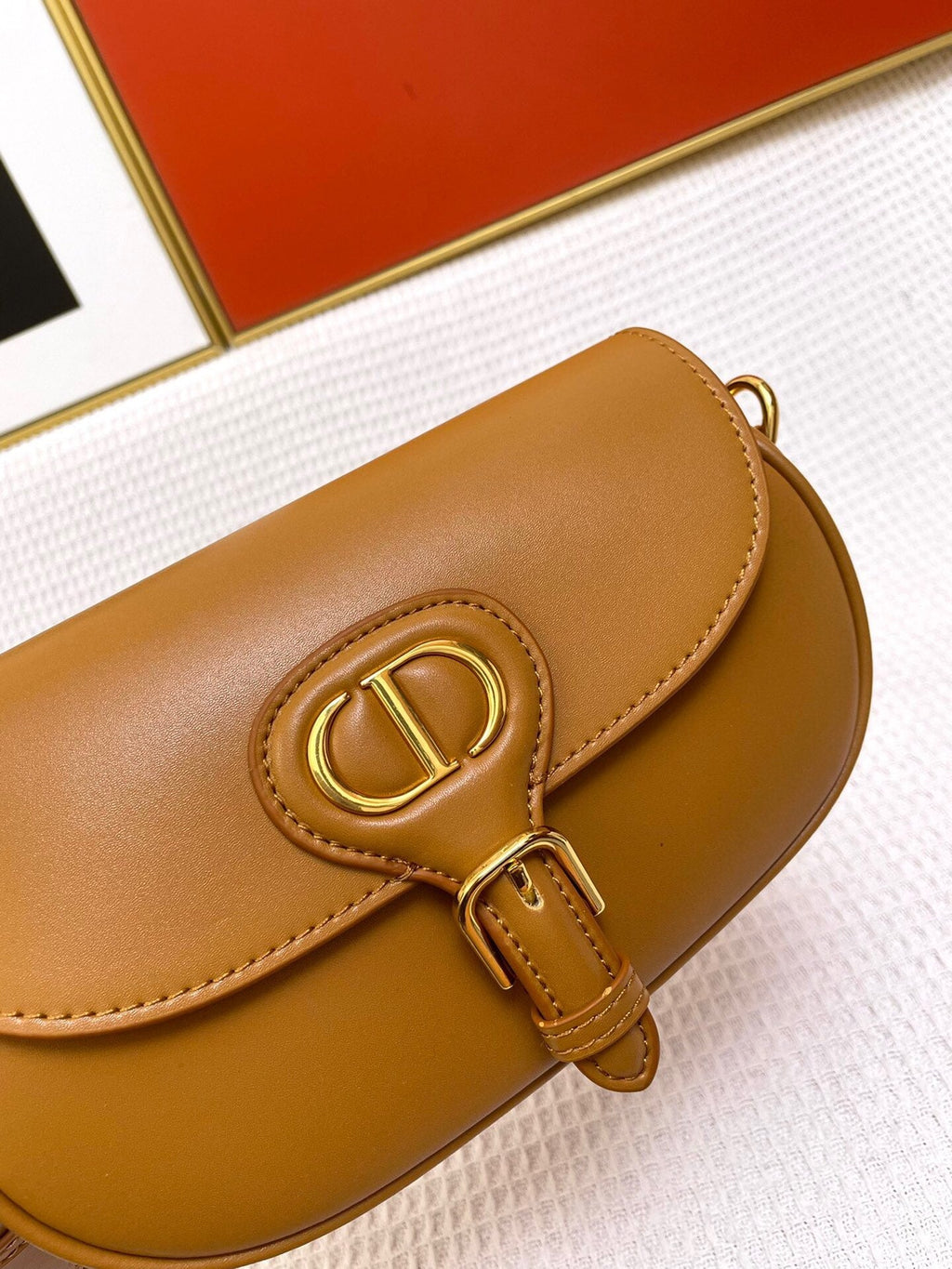 ミニ ボビー イーストウエスト 20 バッグ チョコレートブラウン カーフスキン