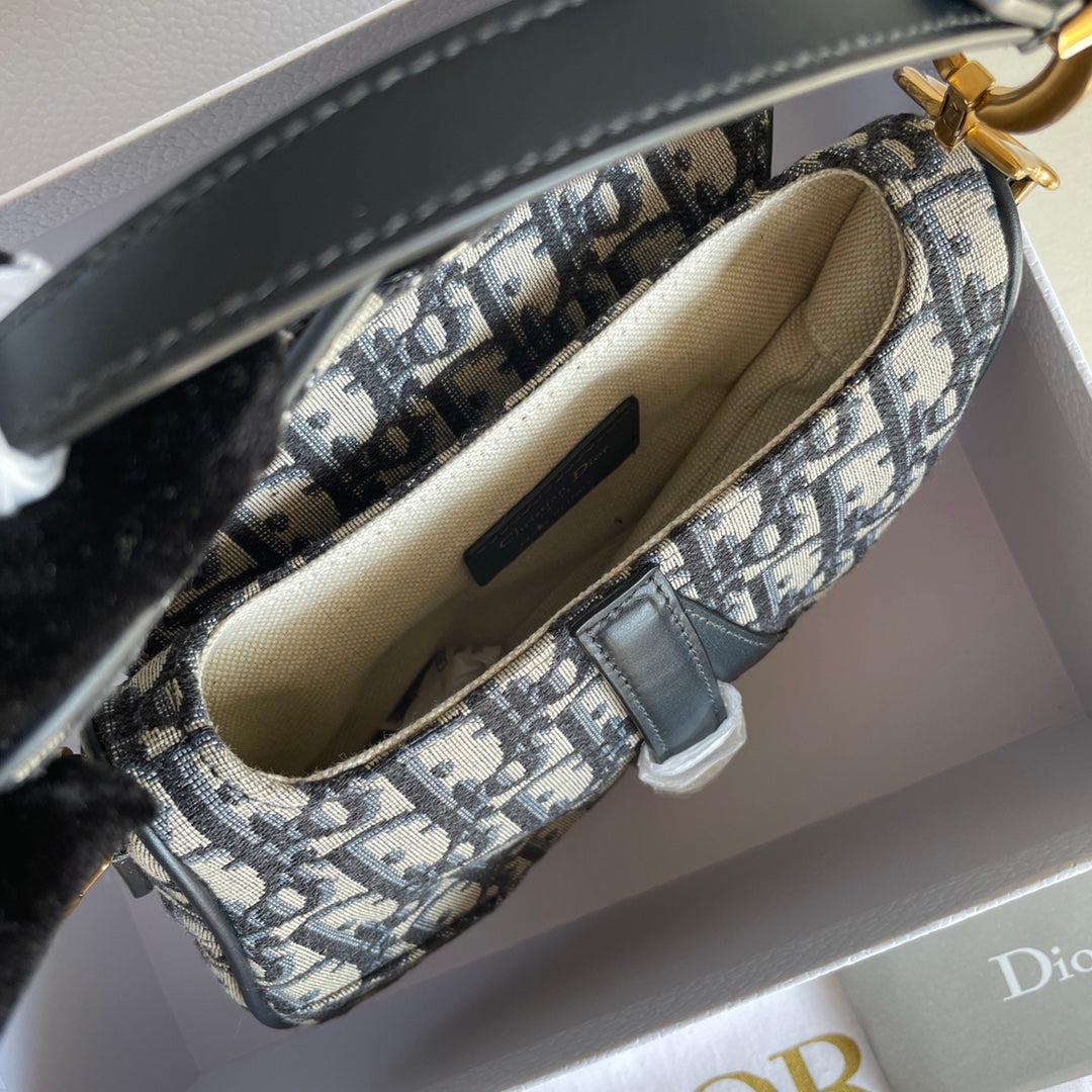 CDサドルバッグストラップ ストラップ付き 19cm ブルー オービック刺繍