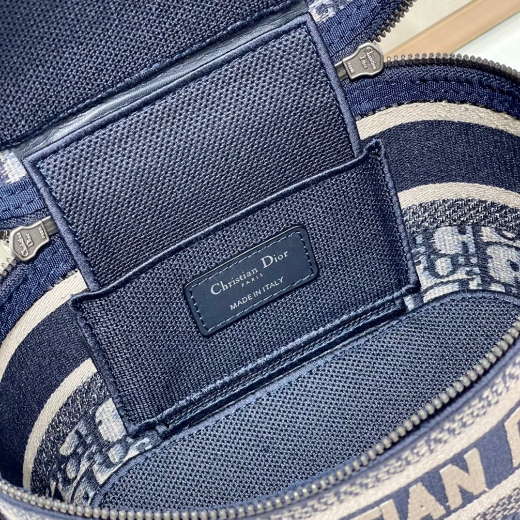 クロスボディ ミニ 18 バニティケース（ブラック モノグラム オブリーク ジャカード）