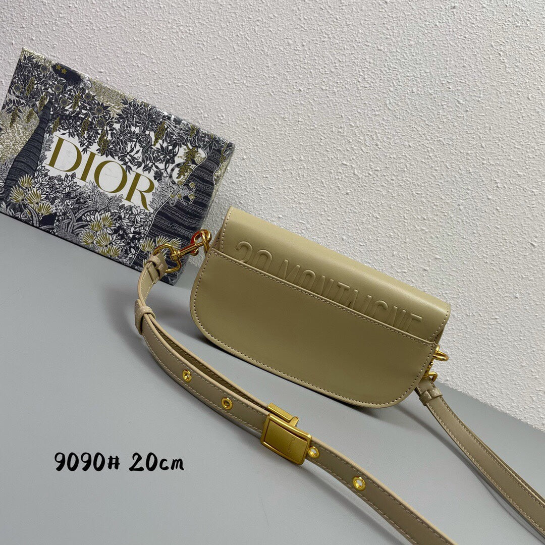 ミニ ボビー イーストウエスト 20 バッグ（ベージュクリームカーフスキン）