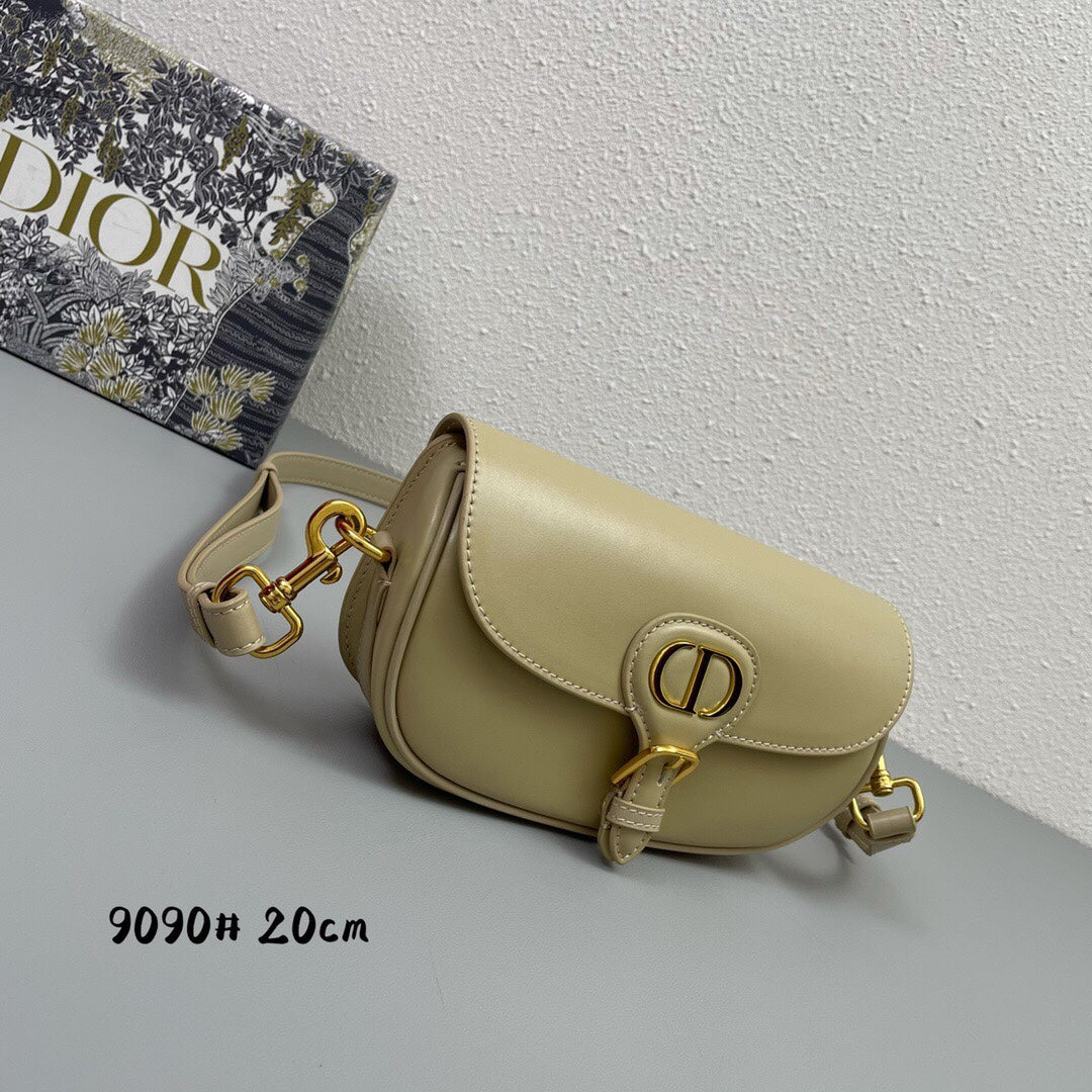 ミニ ボビー イーストウエスト 20 バッグ（ベージュクリームカーフスキン）