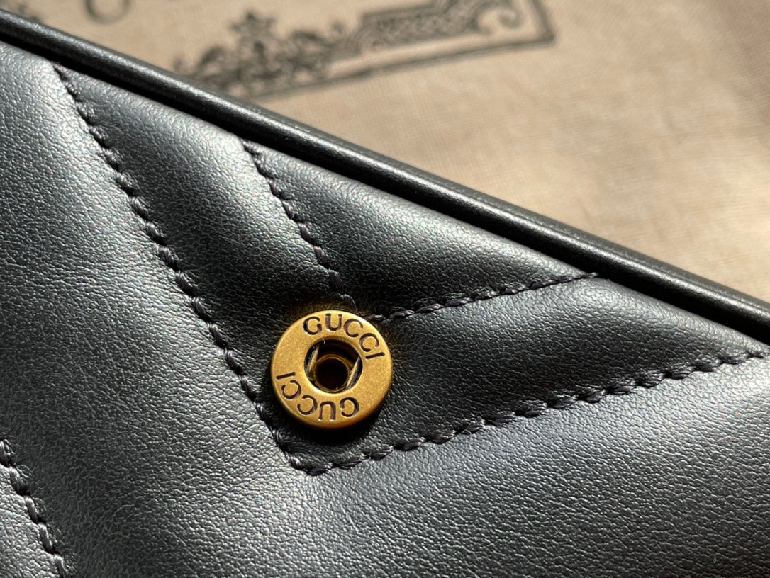 GGマーモント ミニ 16 バッグ（ブラックカーフスキン）