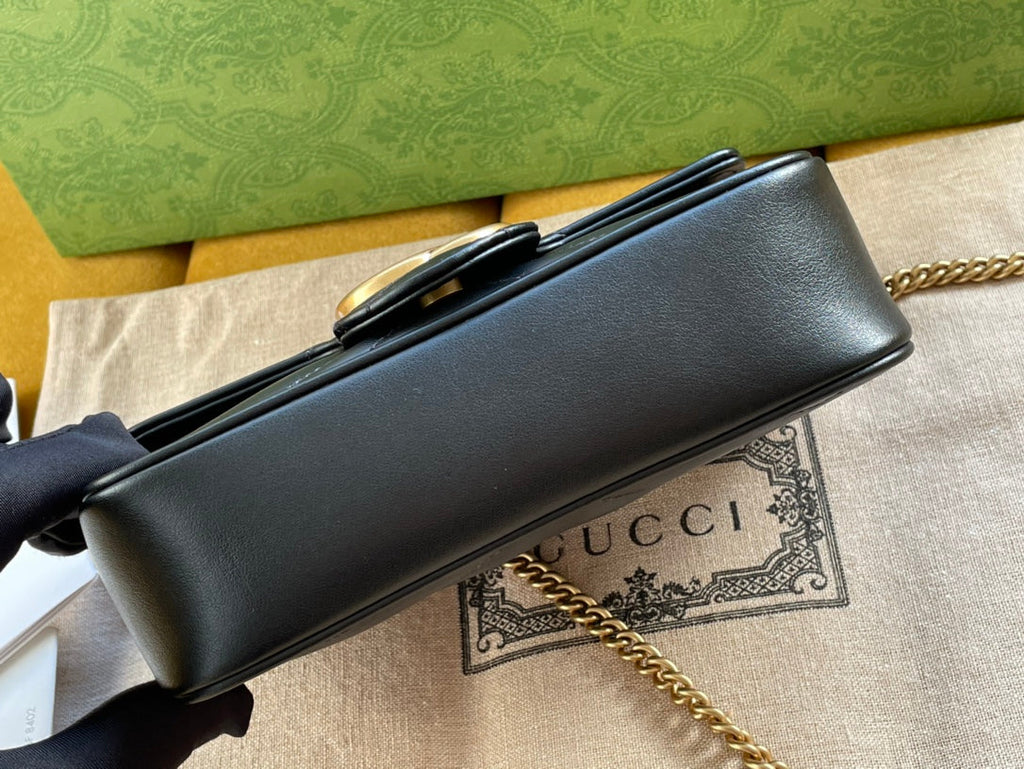 GGマーモント ミニ 16 バッグ（ブラックカーフスキン）