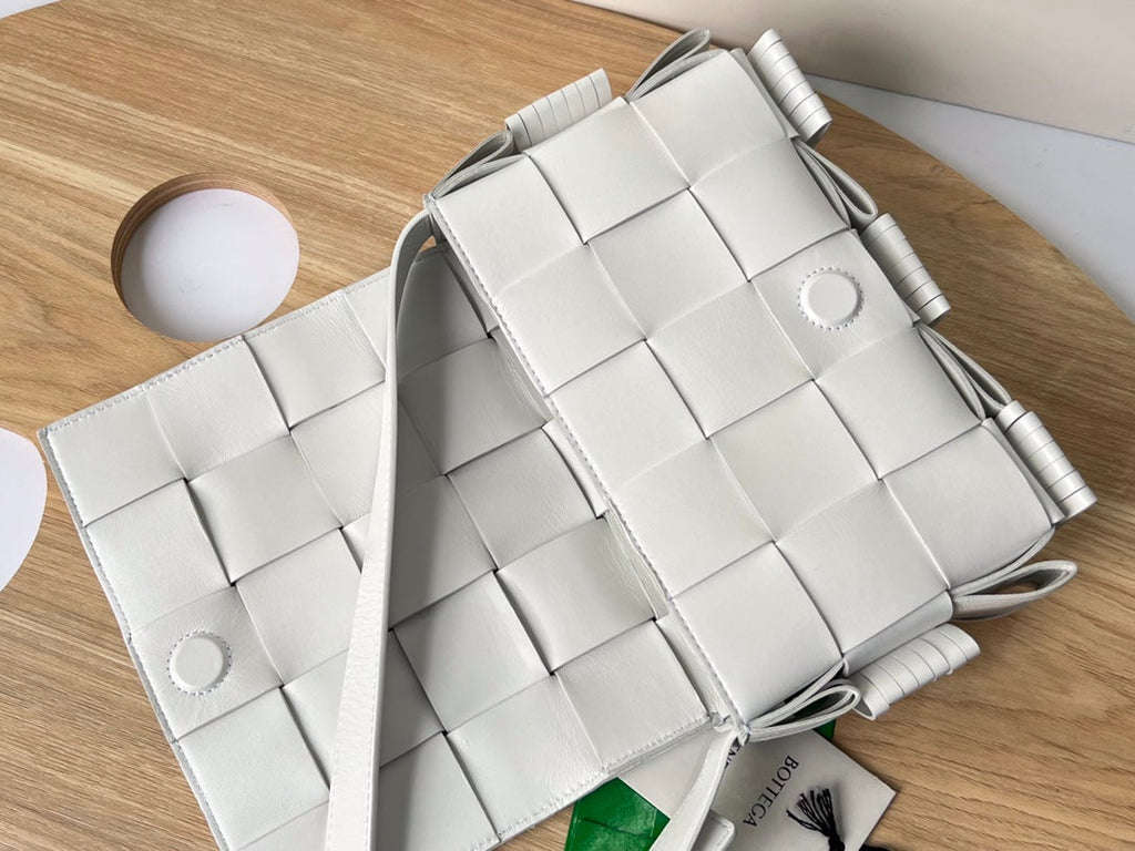 スモールカセット23 ホワイトフリンジカーフスキン