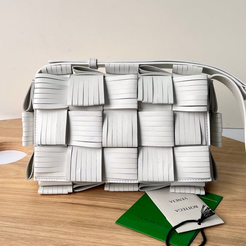 スモールカセット23 ホワイトフリンジカーフスキン