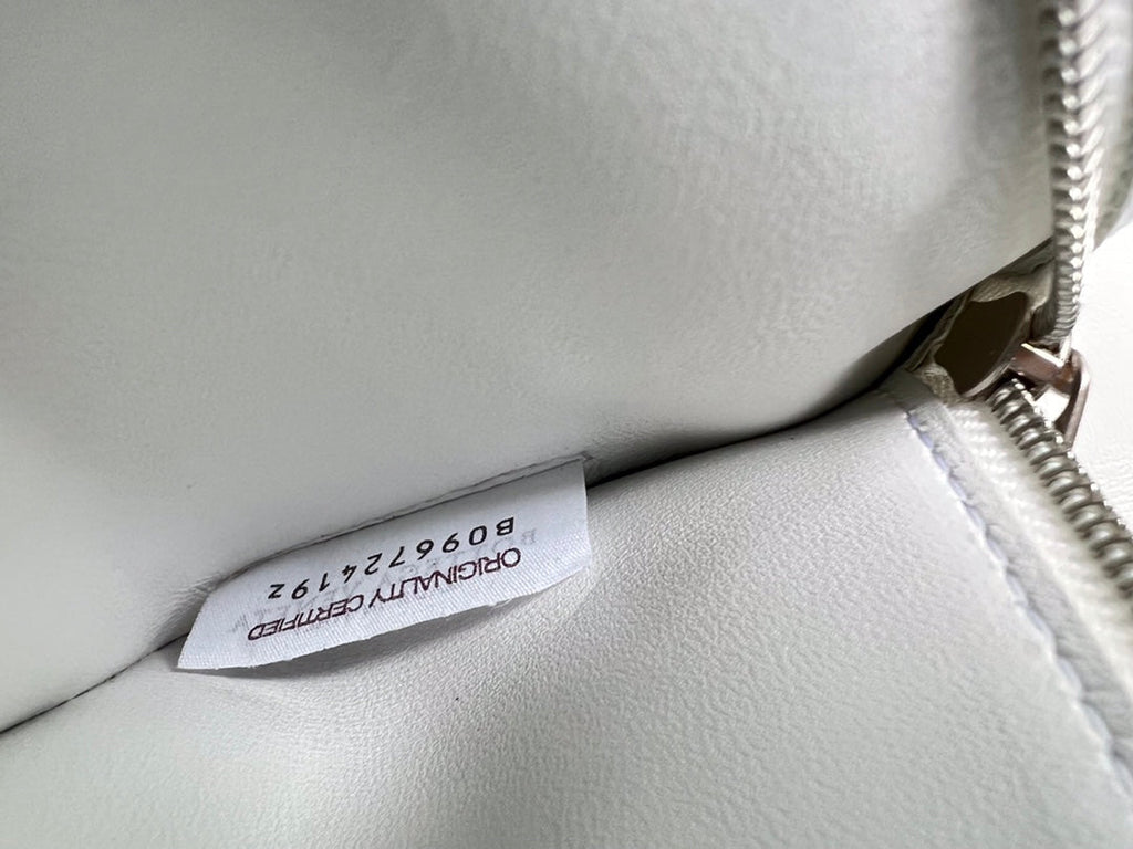 スモールカセット23 ホワイトフリンジカーフスキン