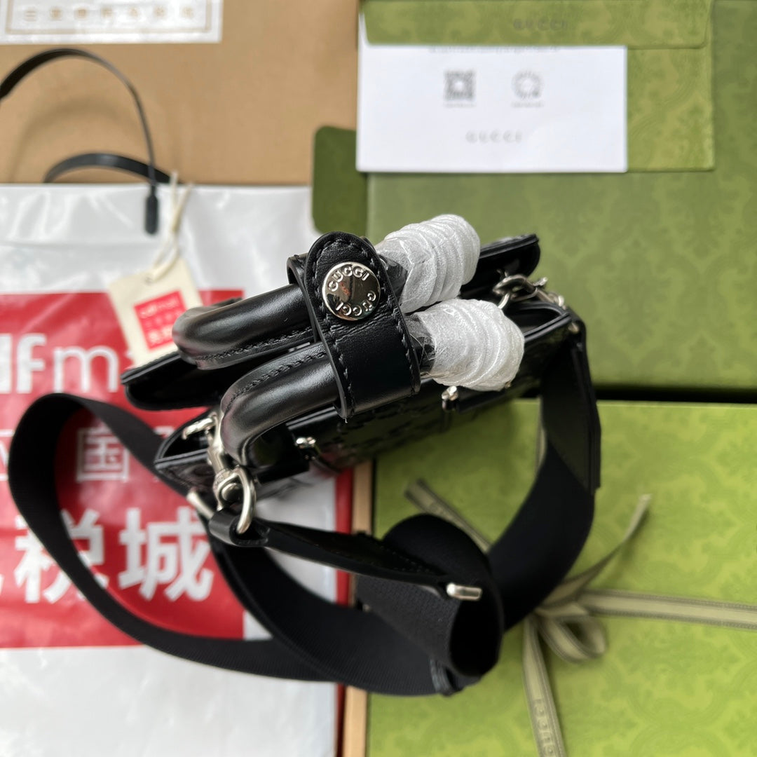 エンボス加工トートバッグ 20 ブラックカーフスキン