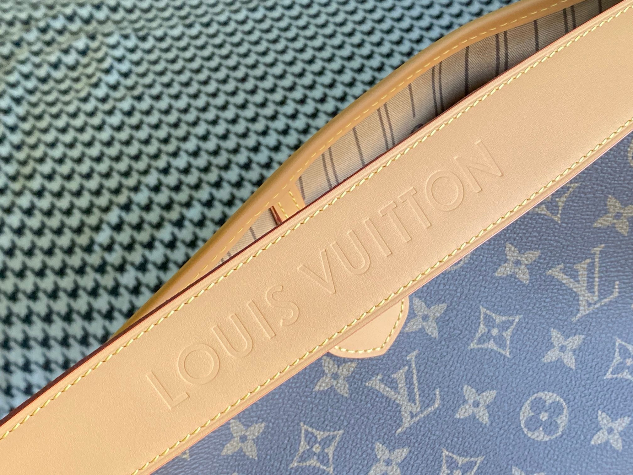 LV 25S グレースフル 46インチ ブラウン モノグラム キャンバス レザートリム ゴールド金具