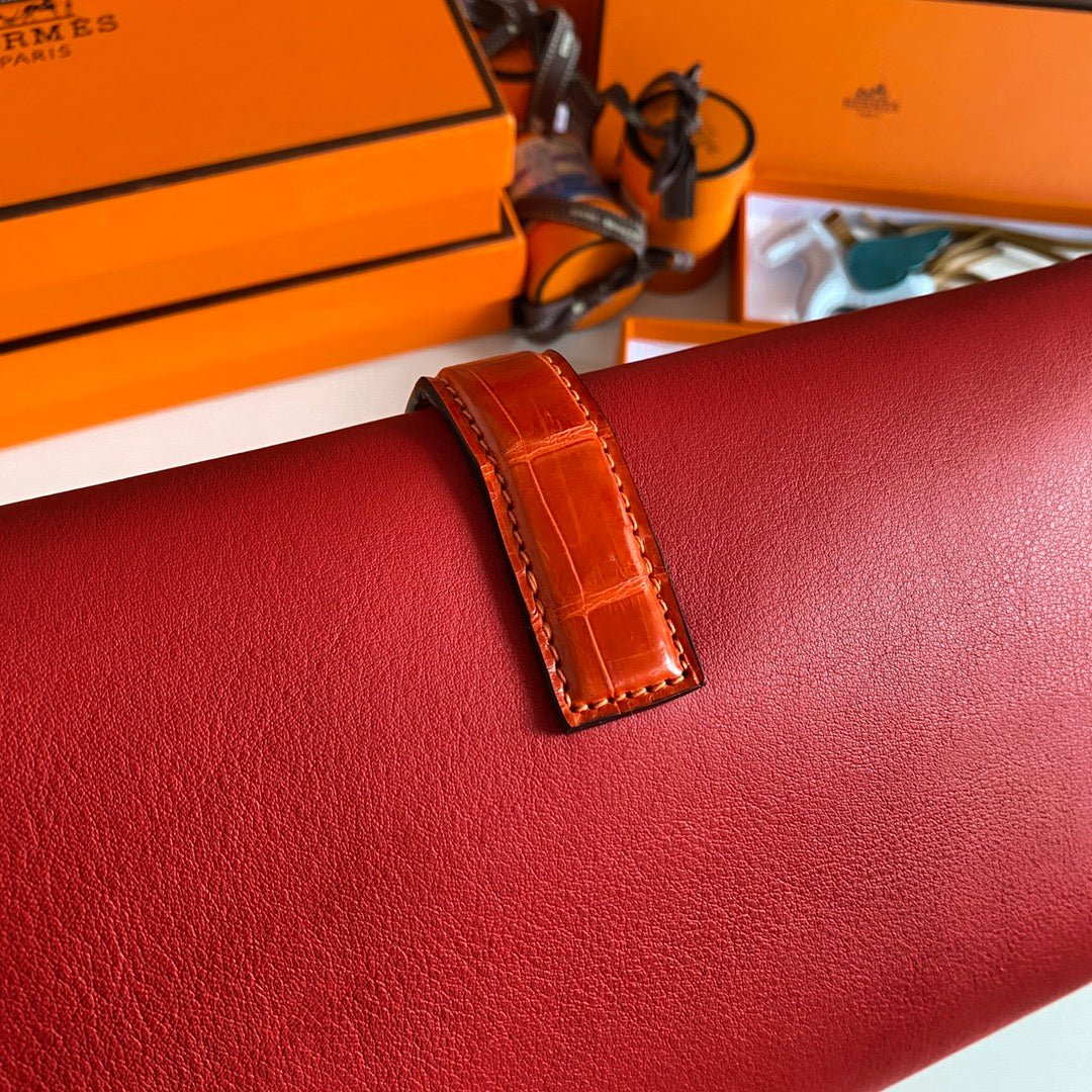 JIGE ELAN 29 CLUTCH IN RUBY RED CALFSKIN WITH APPLE RED LIZARD SKIN (MADE-TO-ODER)