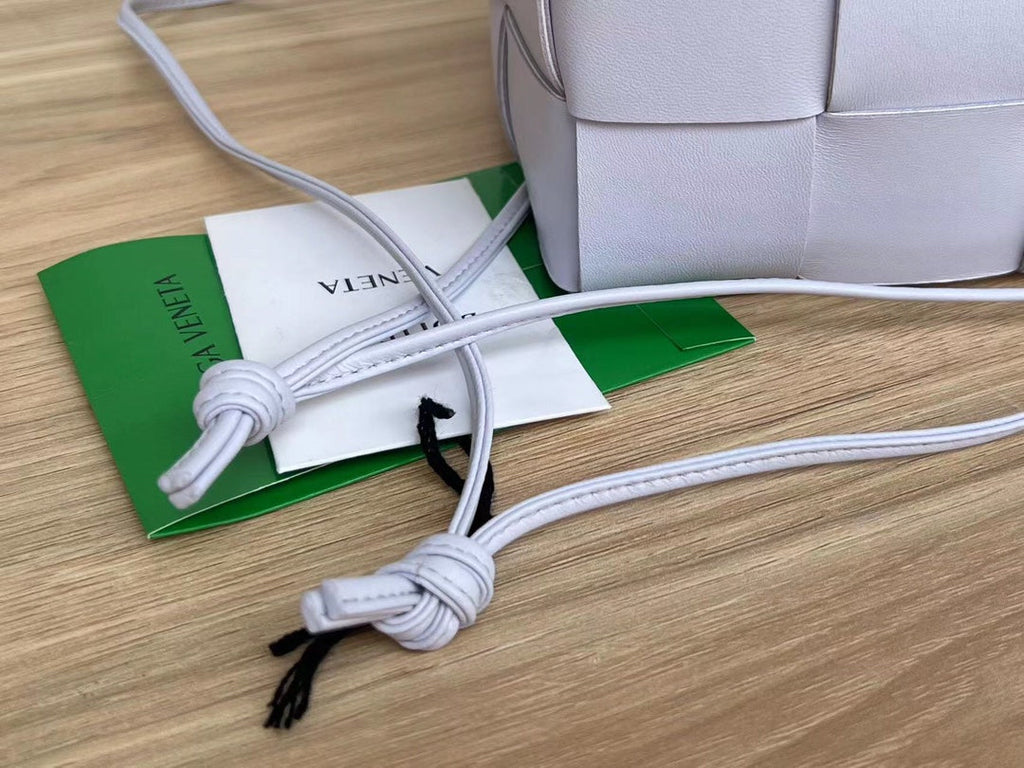 スモールカセットバケット 18インチ ペールパープルカーフスキン