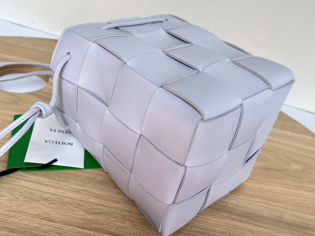 スモールカセットバケット 18インチ ペールパープルカーフスキン