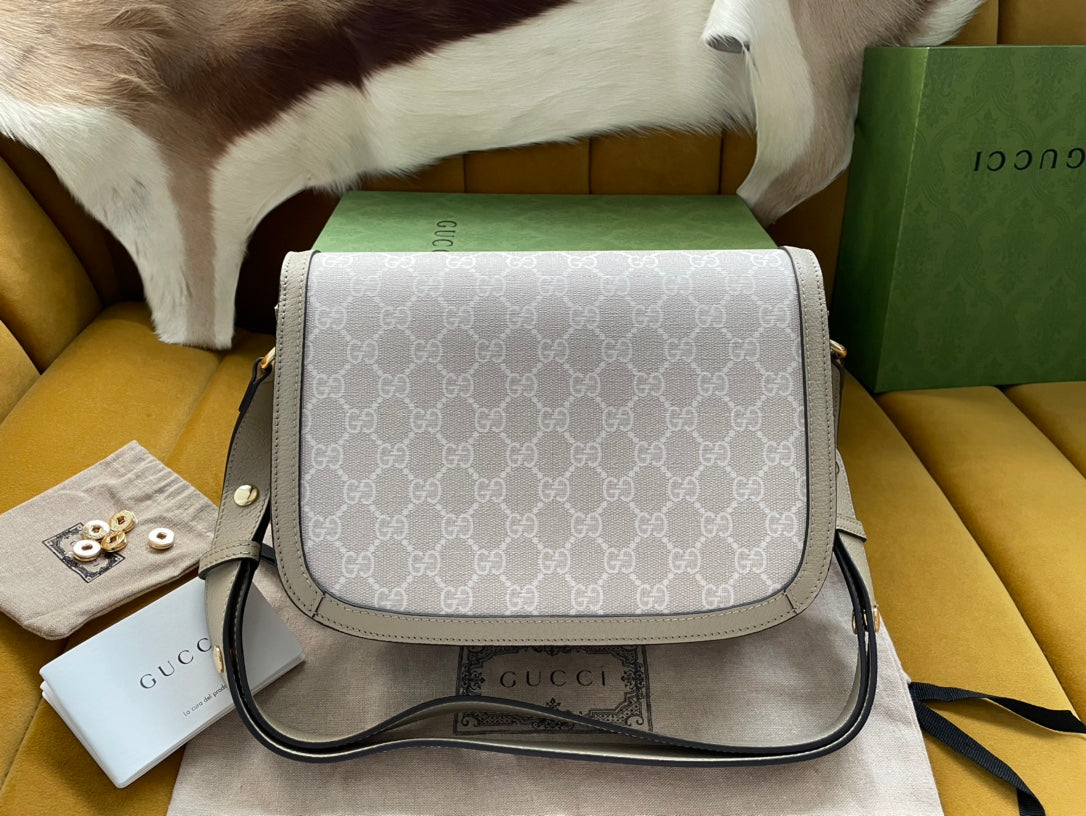 GGホースビット 1955 サドルバッグ 25 ホワイトキャンバス＆ベージュカーフスキン