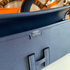JIGE ELAN 29 CLUTCH IN NAVY BLUE CALFSKIN