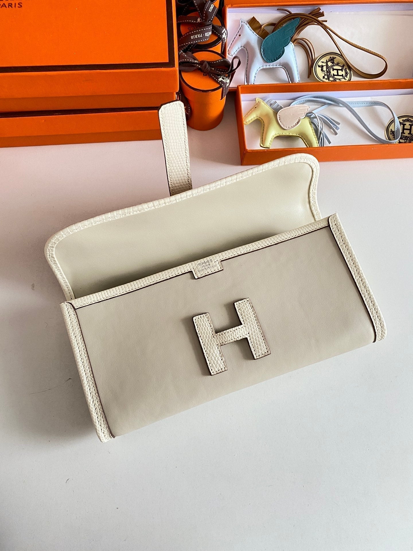 JIGE ELAN 29 クラッチバッグ（ビスクベージュカーフスキン、リザードスキン使用、オーダーメイド）