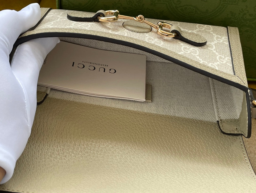 GGホースビット 1955 ミニ 18 バッグ ホワイトキャンバス＆ベージュカーフスキン