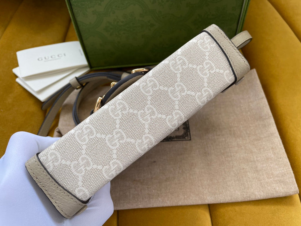 GGホースビット 1955 ミニ 18 バッグ ホワイトキャンバス＆ベージュカーフスキン