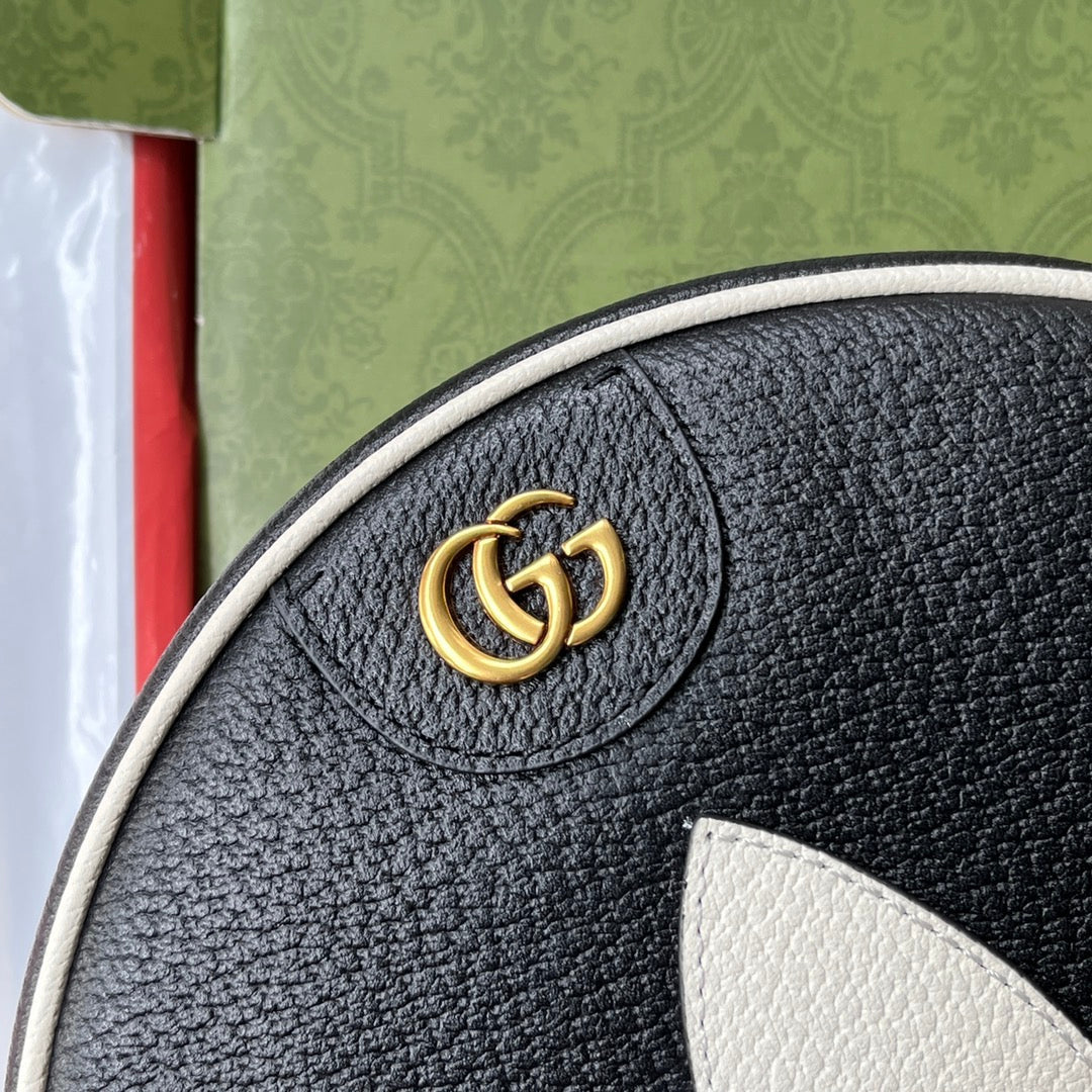 GGxADIDAS オフィディア ショルダーバッグ 22 ブラック＆ホワイト カーフスキン