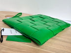 LARGE CASSETTE POUCH 35 IN MALACHITE GREEN CALFSKIN