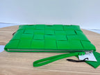 LARGE CASSETTE POUCH 35 IN MALACHITE GREEN CALFSKIN