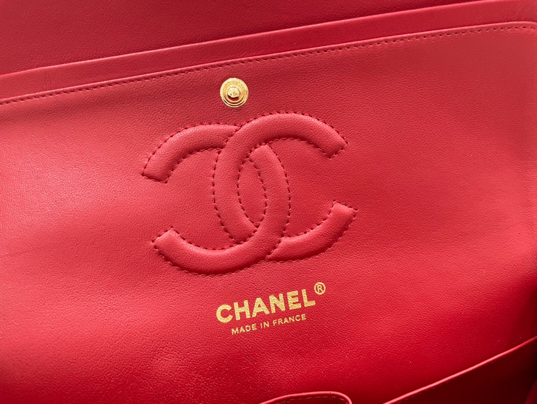 CC 25 クラシック スモール ダブルフラップバッグ チェリーレッド カーフスキン ストラップ付き