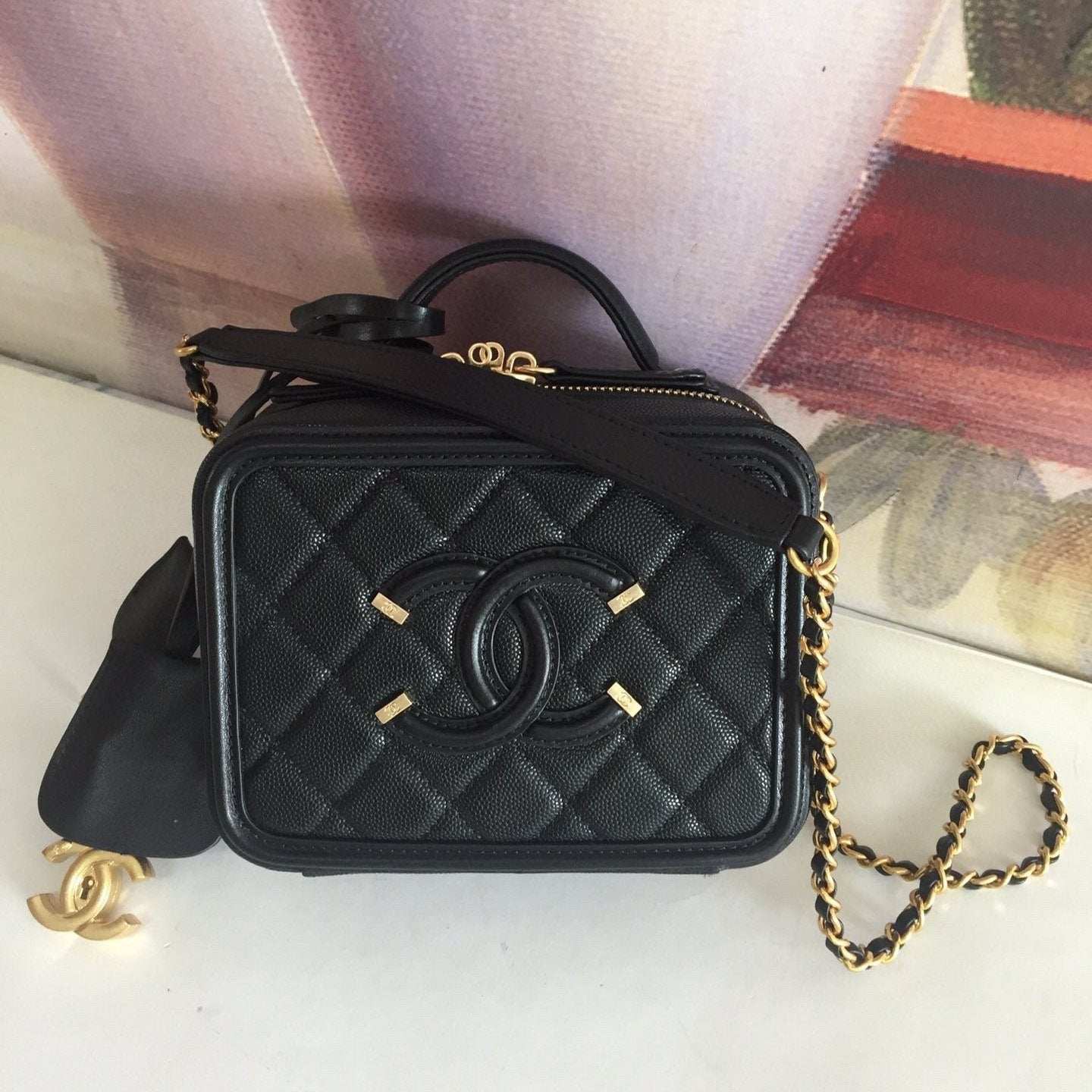 CC MINI 17 バニティケース（ブラックカーフスキン、ゴールド金具）