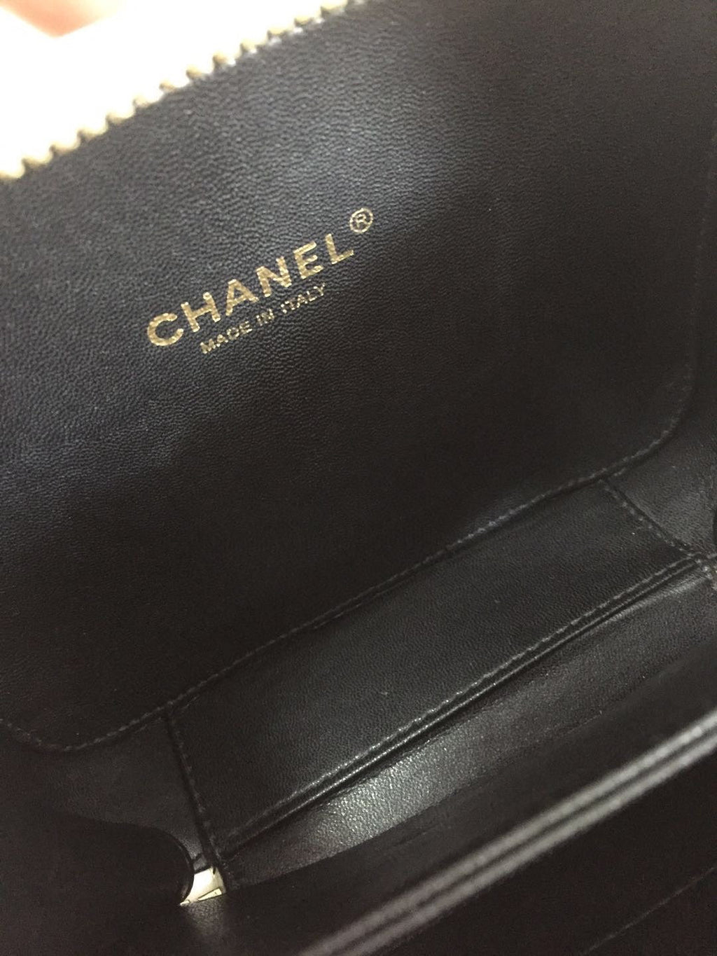 CC MINI 17 バニティケース（ブラックミックスホワイトカーフスキン、ゴールド金具）