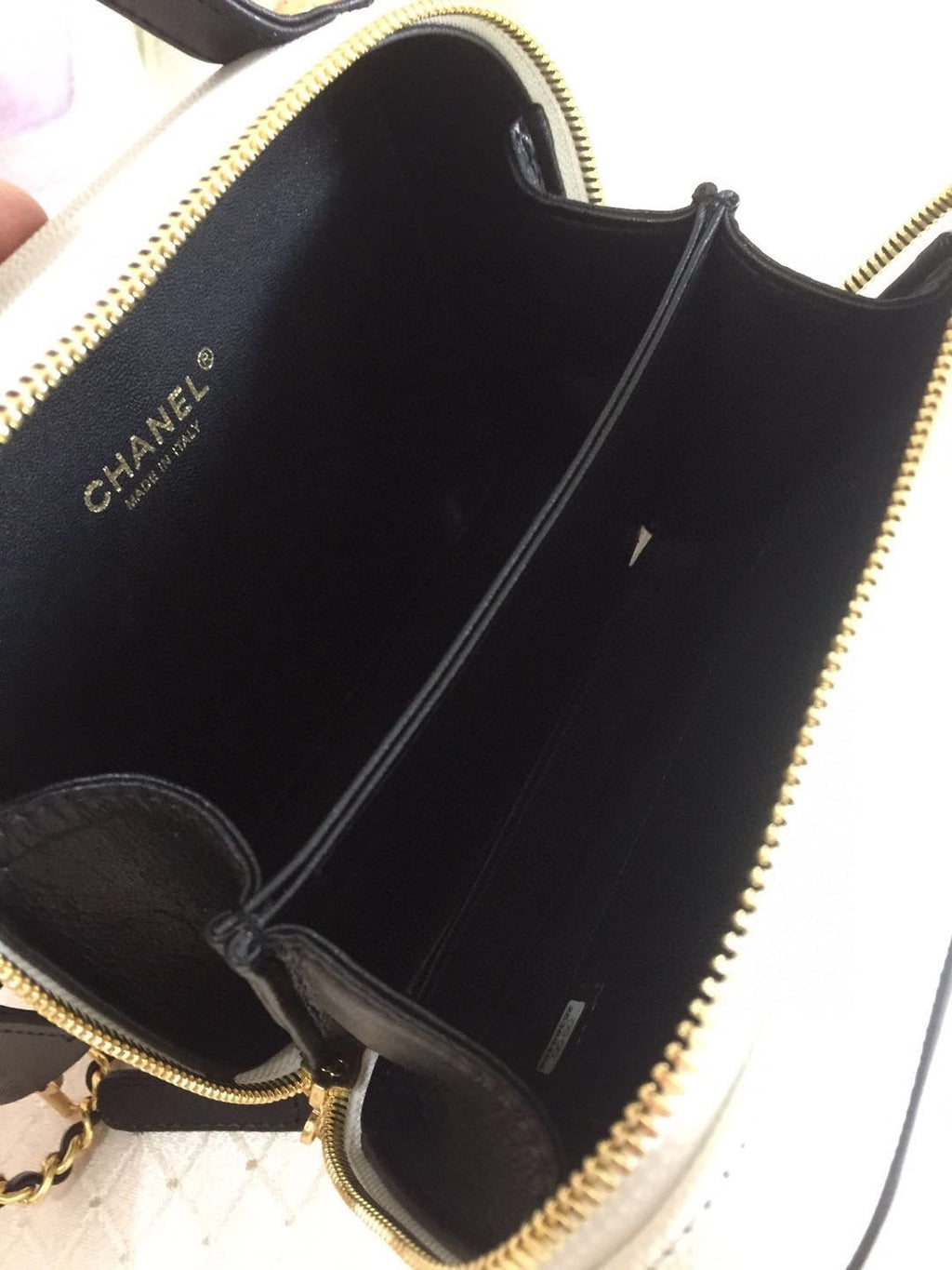 CC MINI 17 バニティケース（ブラックミックスホワイトカーフスキン、ゴールド金具）