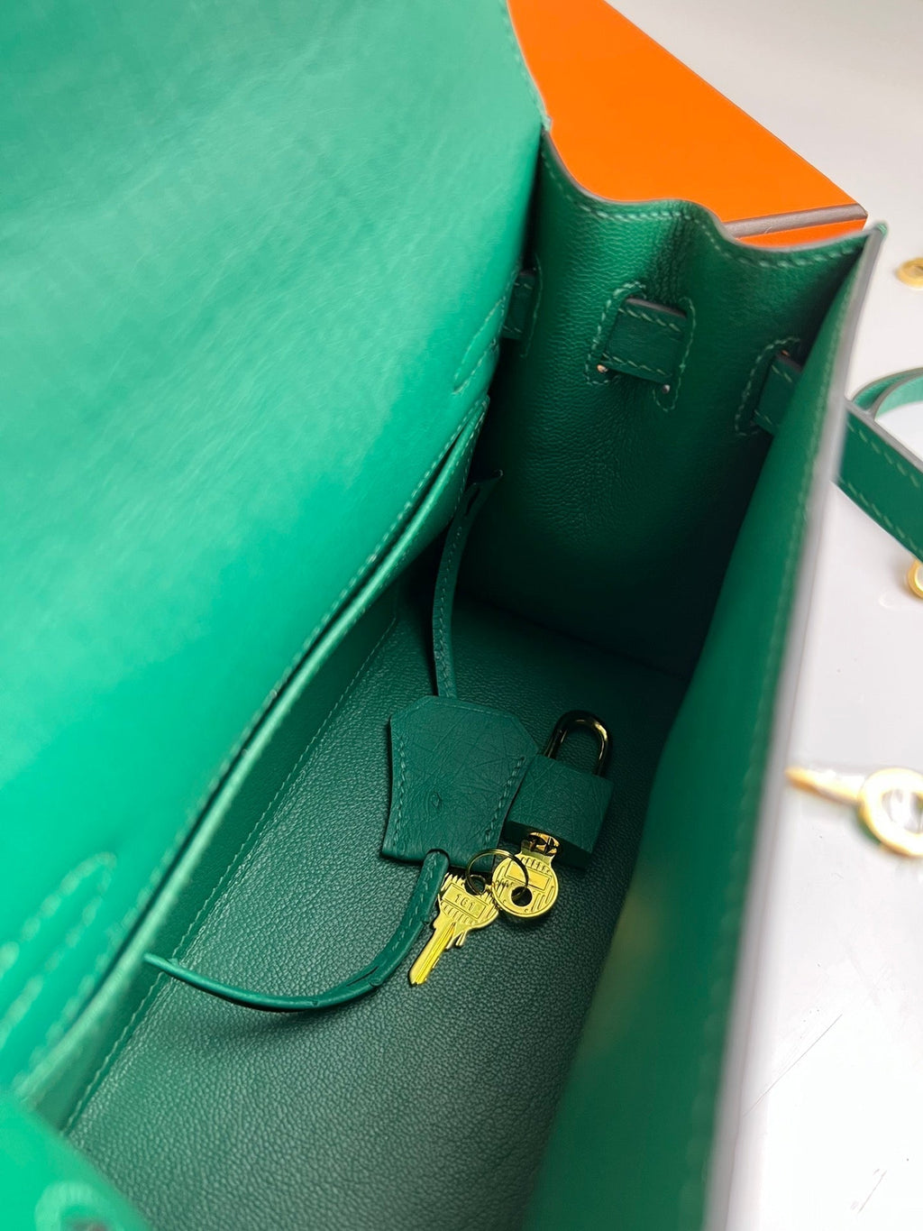 KELLY BAG 20 IN TEAL GREEN OSTRICH LEATHER WITH GOLD HARDWARE (MADE-TO-ODER)