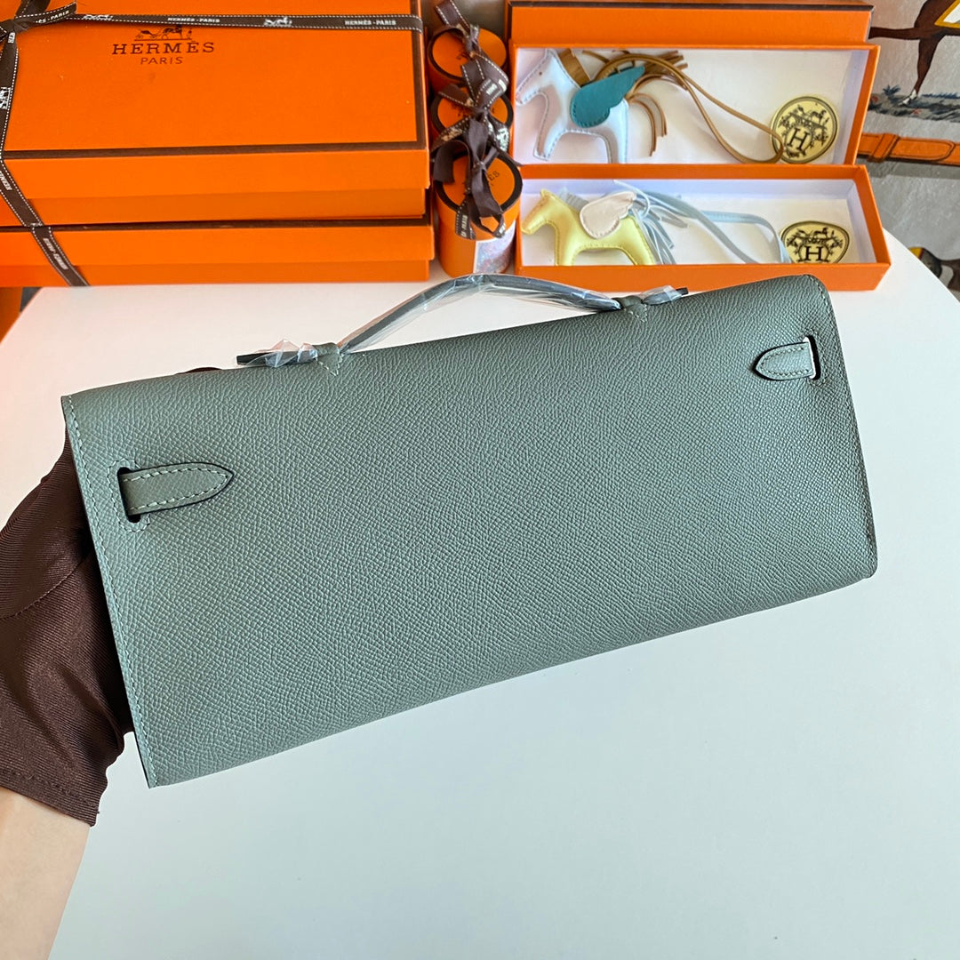 KELLY CUT 31 IN SEAFOAM GREEN CALFSKIN WITH SILVER HARDWARE