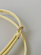 ライトイエローラムスキンのマイクロレディ12バッグ