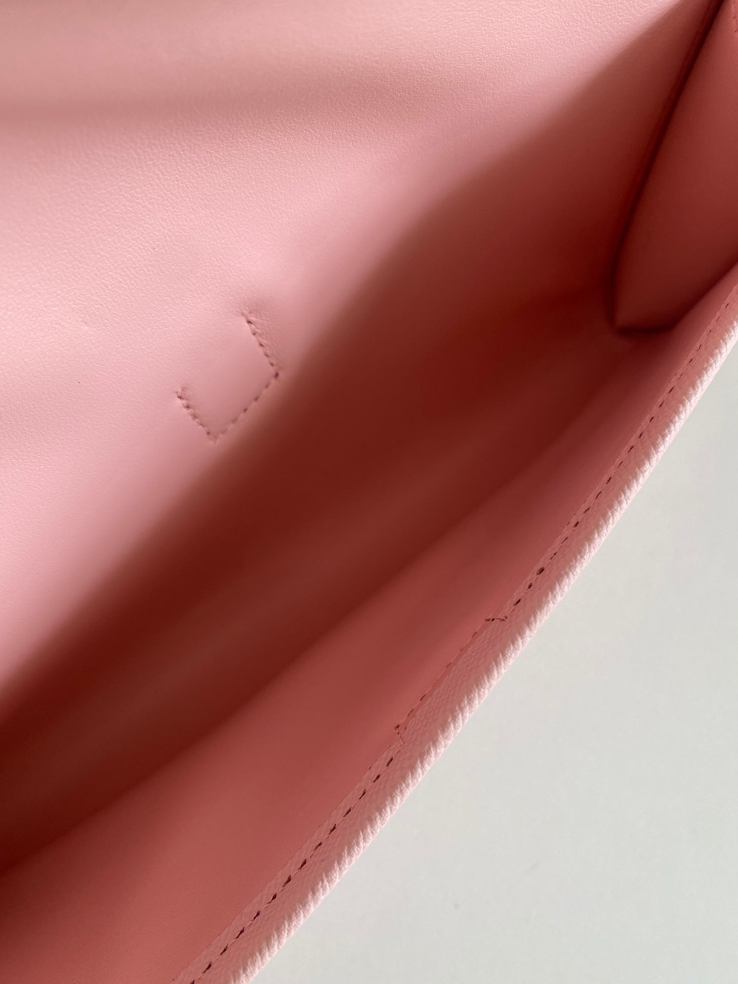 JIGE ELAN 29 クレープピンクカーフスキンクラッチ