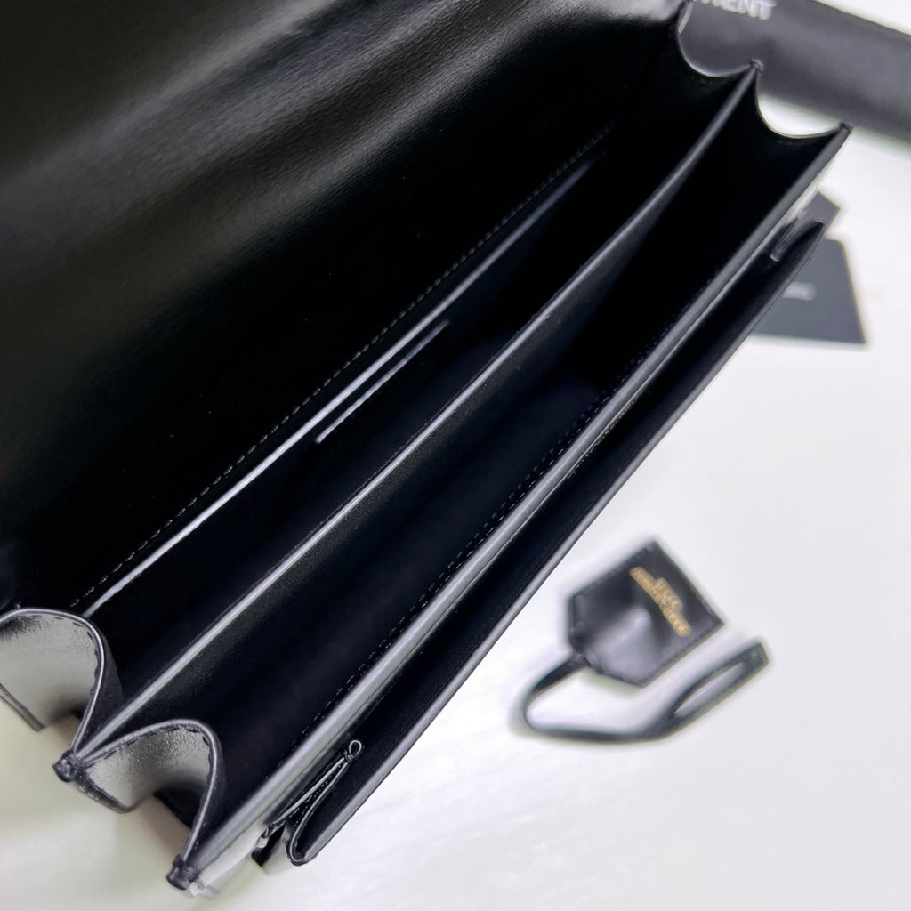 サンセット ミディアム 22インチ ブラック カーフスキン ゴールドハードウェア