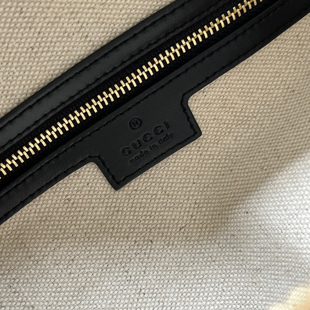 マトラッセ トップハンドルバッグ 31インチ ブラック エンボスカーフスキン ゴールド金具