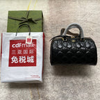 マトラッセ トップハンドルバッグ 31インチ ブラック エンボスカーフスキン ゴールド金具