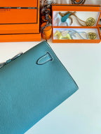 ケリーカット 31 アズールブルーカーフスキン、ゴールド金具