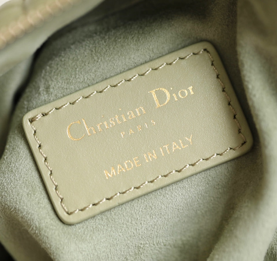 ミニ カロ バッグ 25 ベージュ ラムスキン