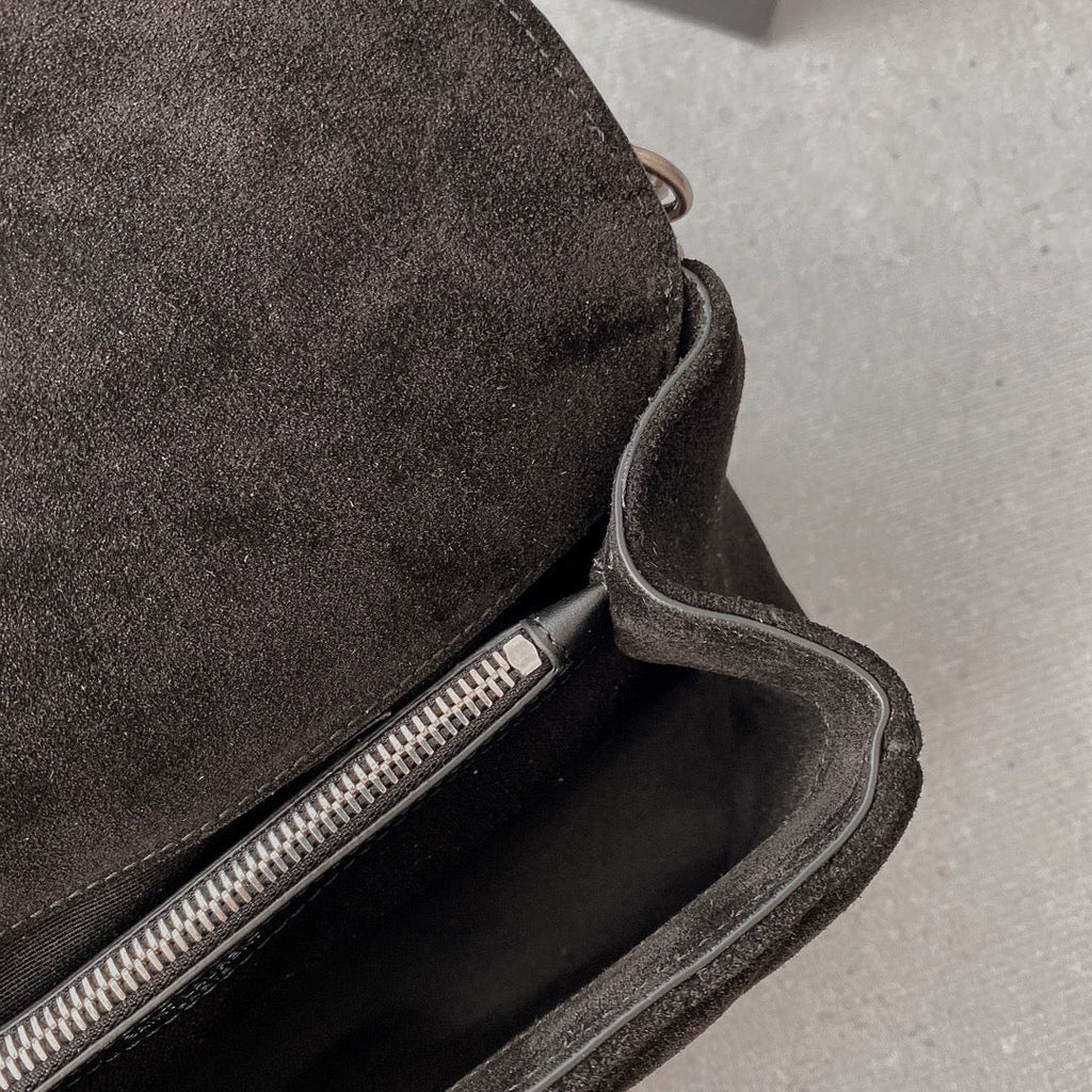 カレッジタッセル 24インチ ブラックスエード シルバーハードウェア