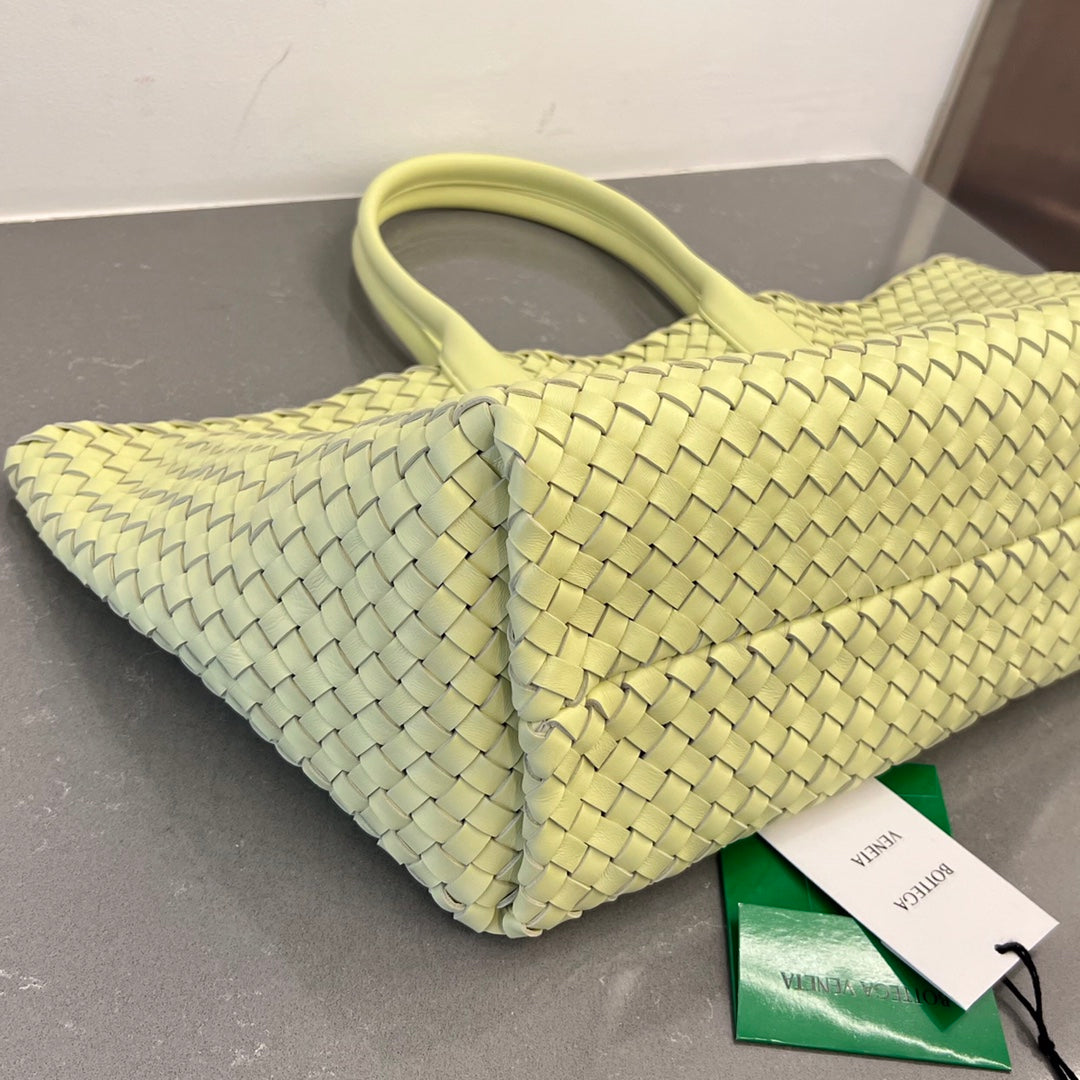 ラージ キャバット 51 パステルイエローのラムスキン