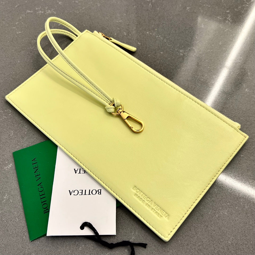 ラージ キャバット 51 パステルイエローのラムスキン